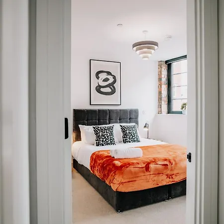 Stunning Grade Ii Pad, Families, Contractors, Fast Wifi Birmingham