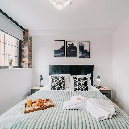 Stunning Grade Ii Pad, Families, Contractors, Fast Wifi * Birmingham